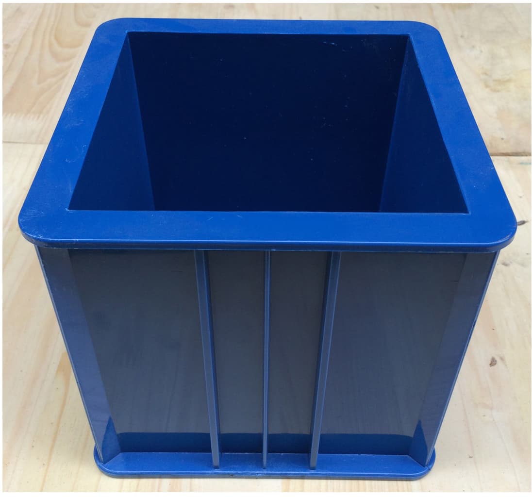 Plastic cube mould 150 mm