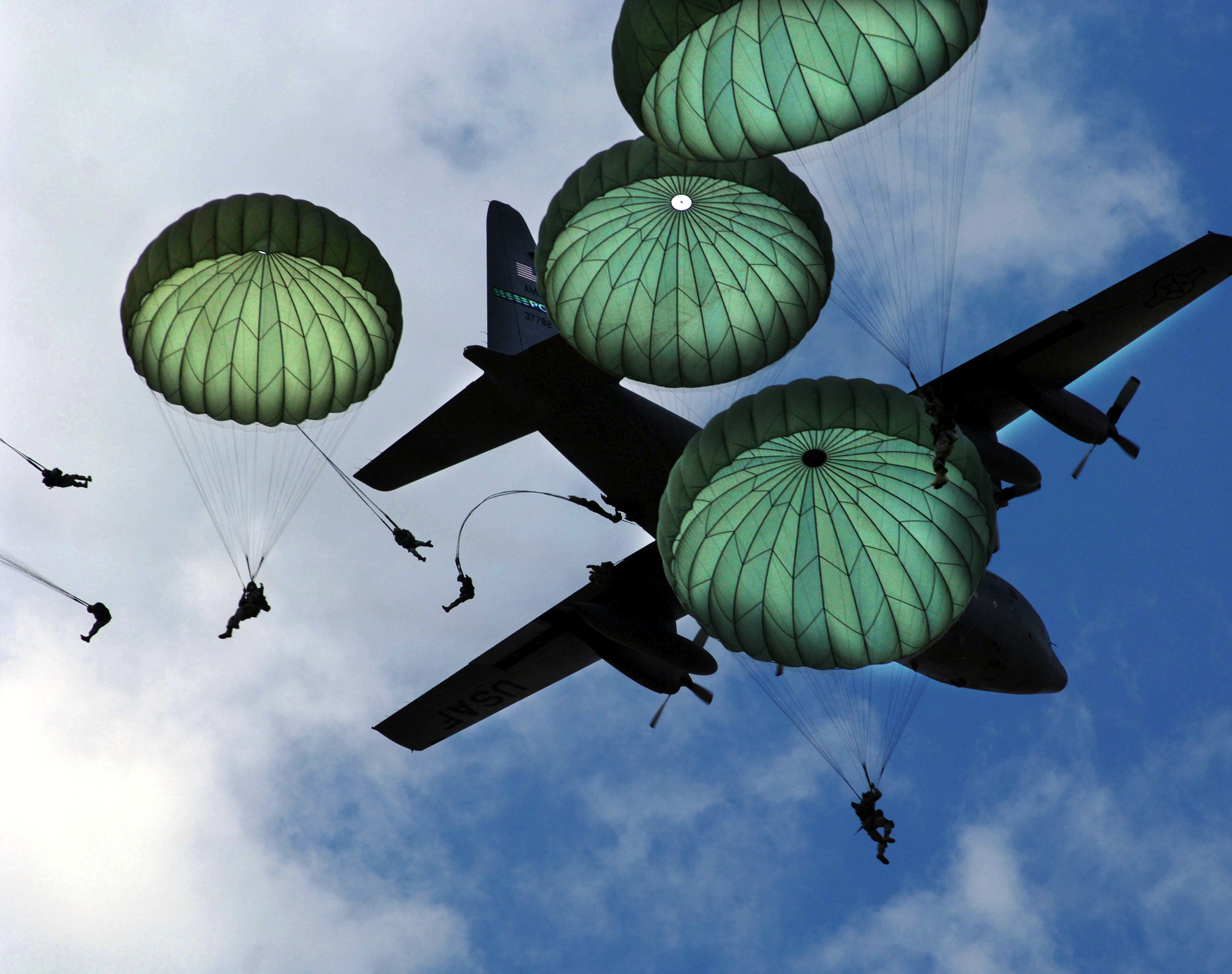 Military personnel parachute; T-10B, T-10C, T-10D