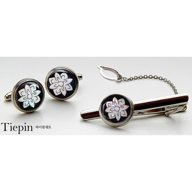 http://web.tradekorea.com/product/377/1056377/Mother%20of%20Pearl%20Tie%20Clip%20and%20Cufflinks%20Set%20Lotus%20Blossom_1.jpg