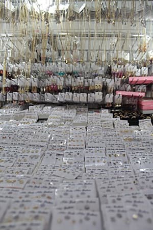 Korean Accessories Wholesale 2025