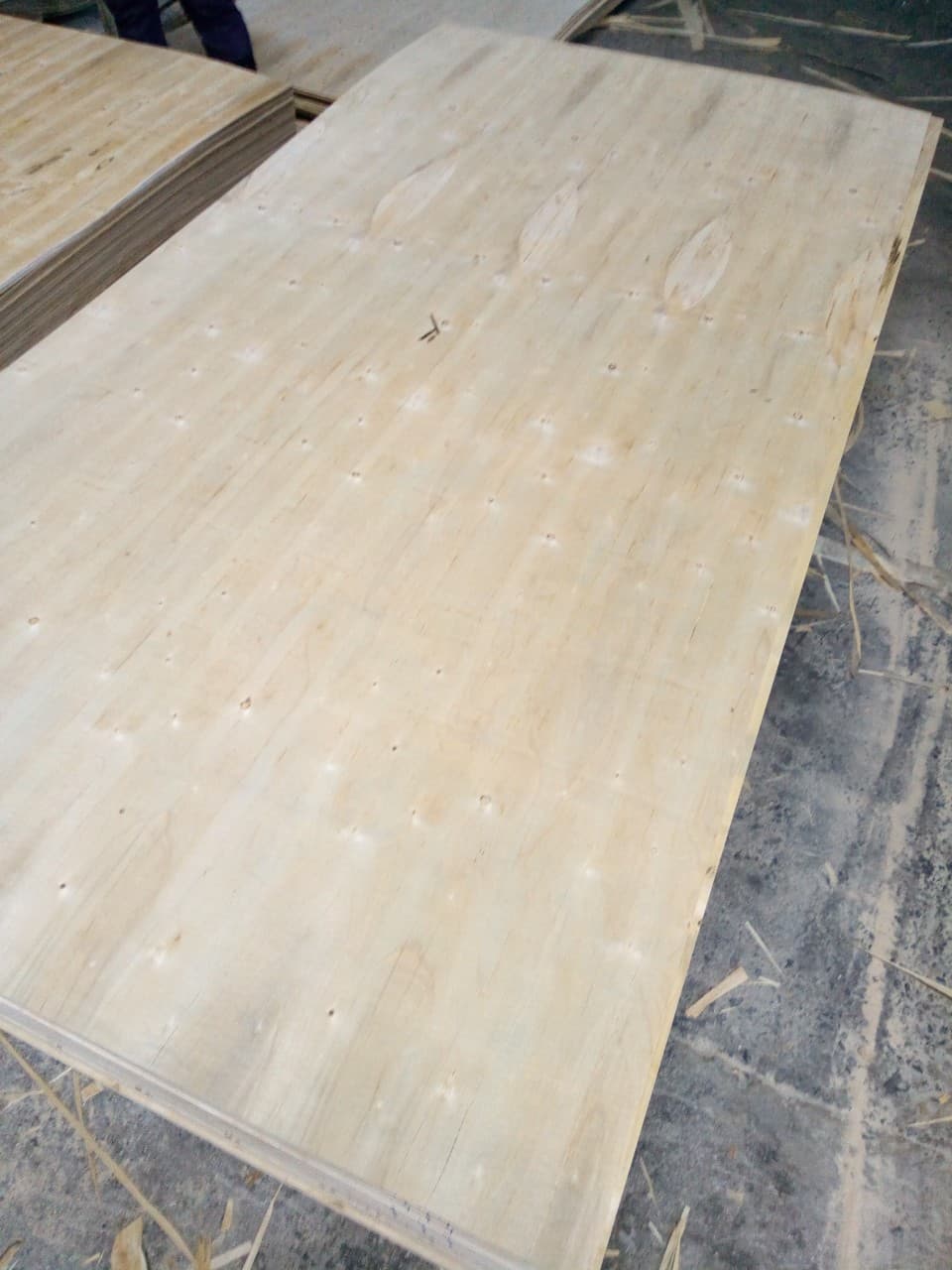 Plywood 4x8 feet size, thickness 7mm grade BC