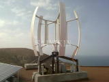 Vertical axis wind turbine