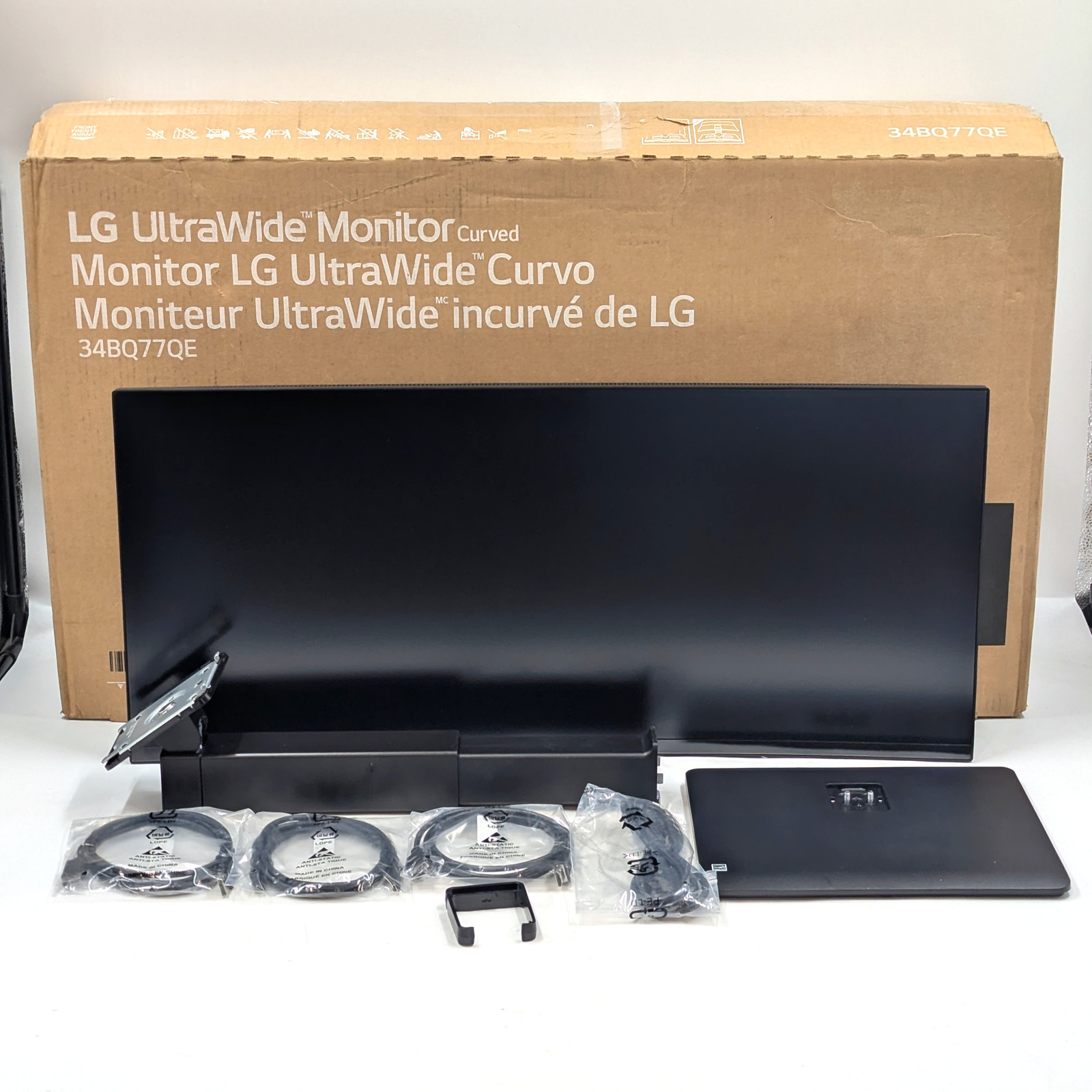 LG 34BA75QE_B 34_ UltraWide QHD Curved IPS Monitor with USB Type_C_TM_