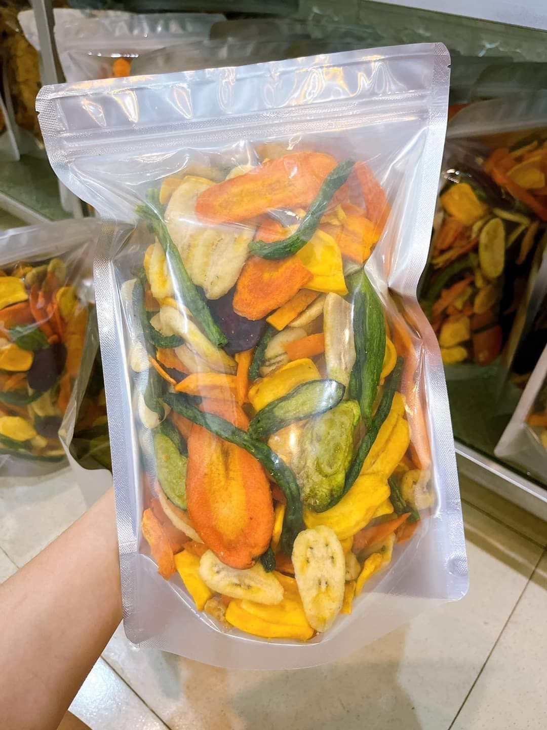 FRUITS AND VETABLES CHIPS MIXED INSTANT SNACK CHEAP PRICE FROM VIETNAM