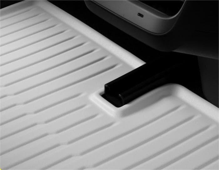 Easy_to_clean_ uniquely designed_ highly fitting white TPE car mats