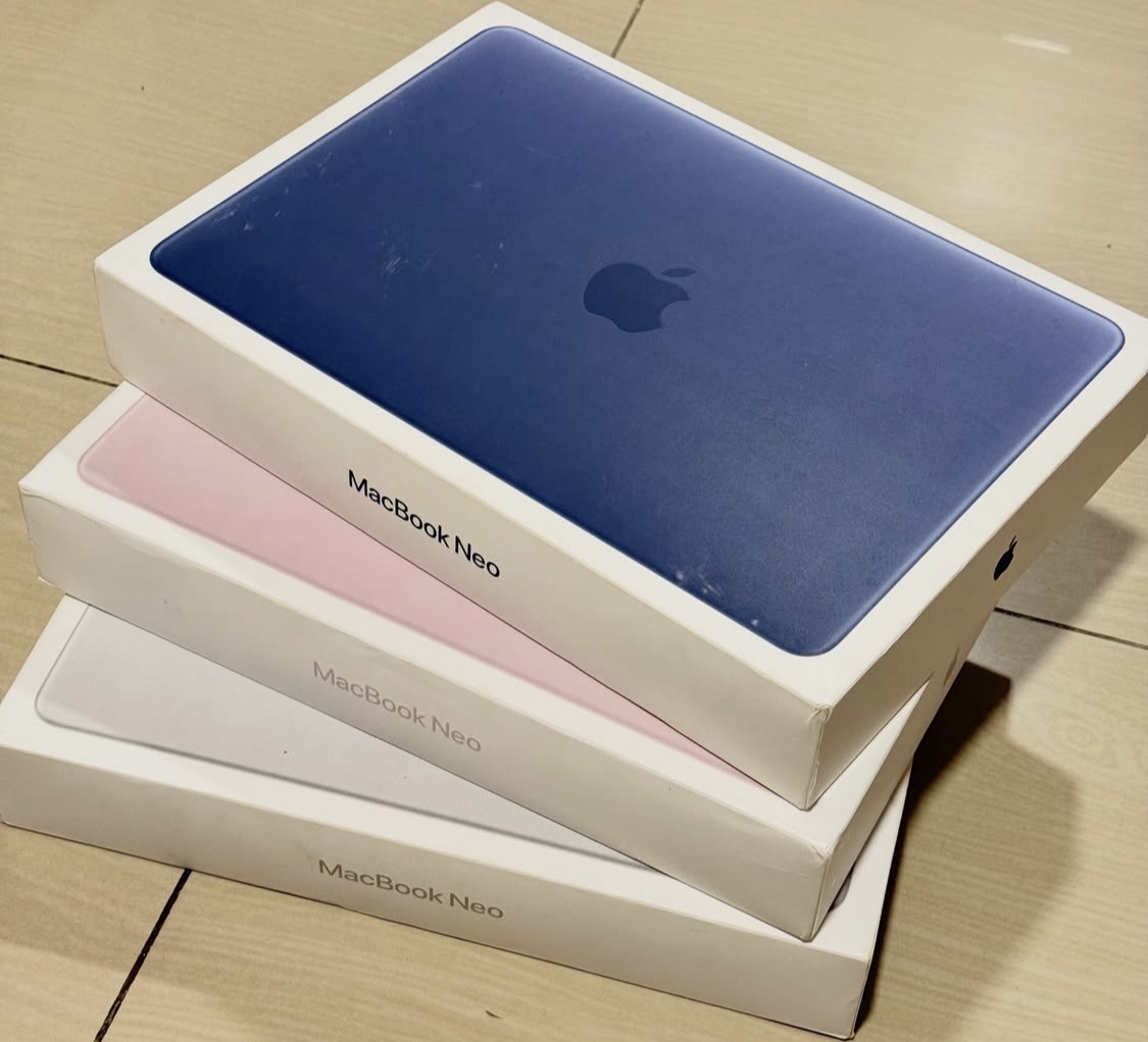 Apple 2026 M_acbook Neo 13_inch Laptop with A18 Pro chip
