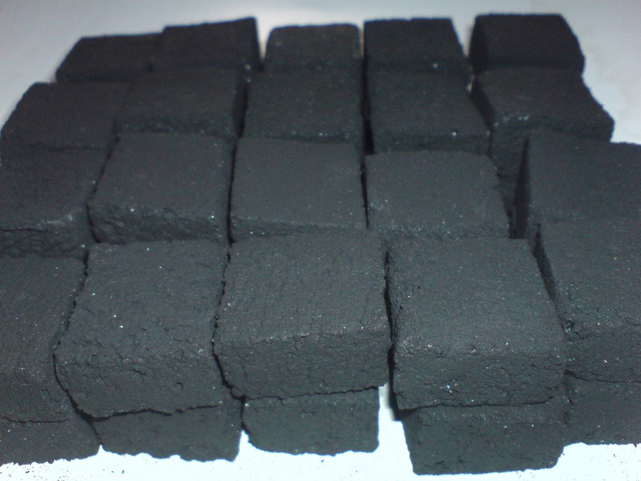 Коксуется уголь. Coconut Shell Charcoal briquettes. Каменноугольный кокс. Кокс в брикетах. Древесный уголь, каменноугольный кокс, нефтяной кокс,.