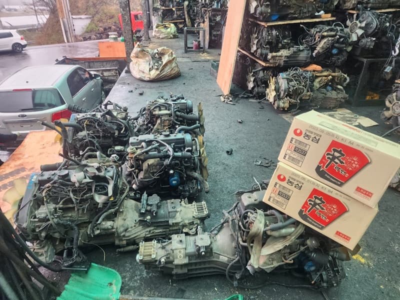 TRUCK CRANE CARGO TRUCK  INCHEON