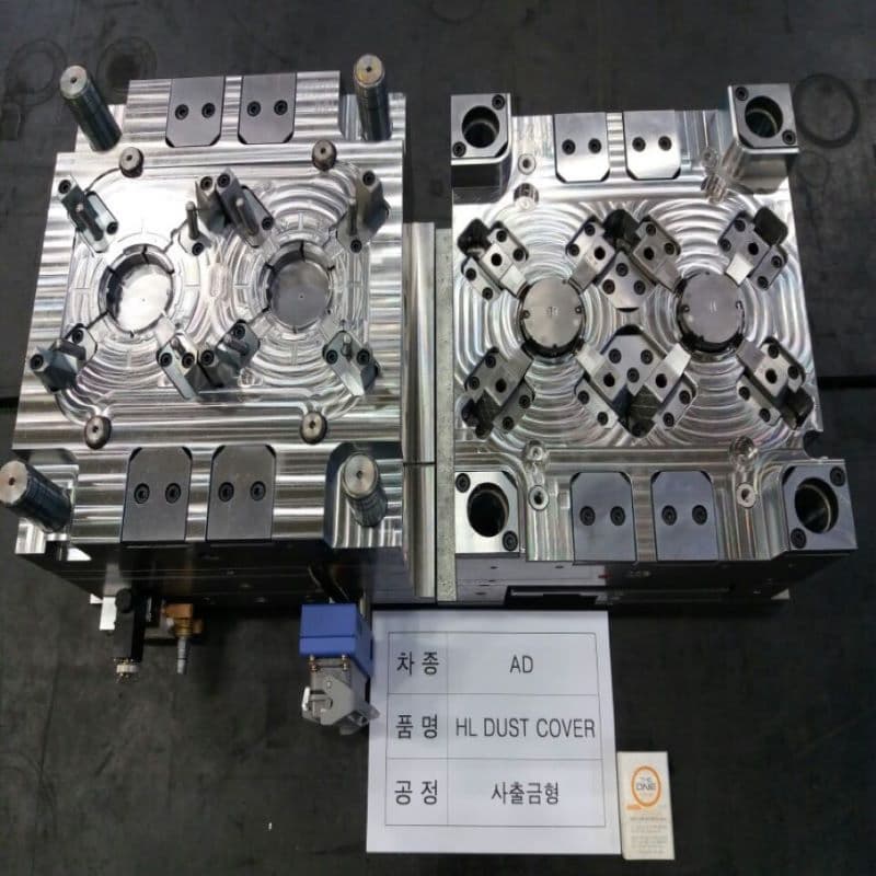 Plastic injection mold for automotive lamp _ electronic components _ plastic products