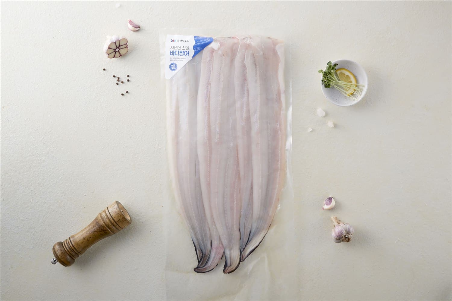 FRESH CONGER EEL FILLET HEADLESS _H_L_ CHILLED