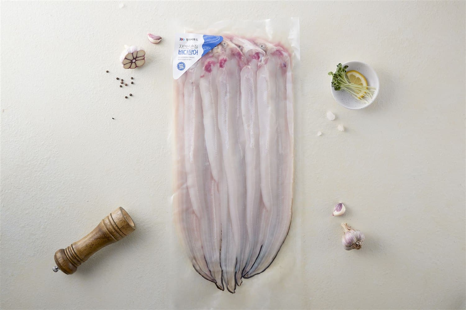 FRESH CONGER EEL FILLET HEAD_ON _H_O_ CHILLED