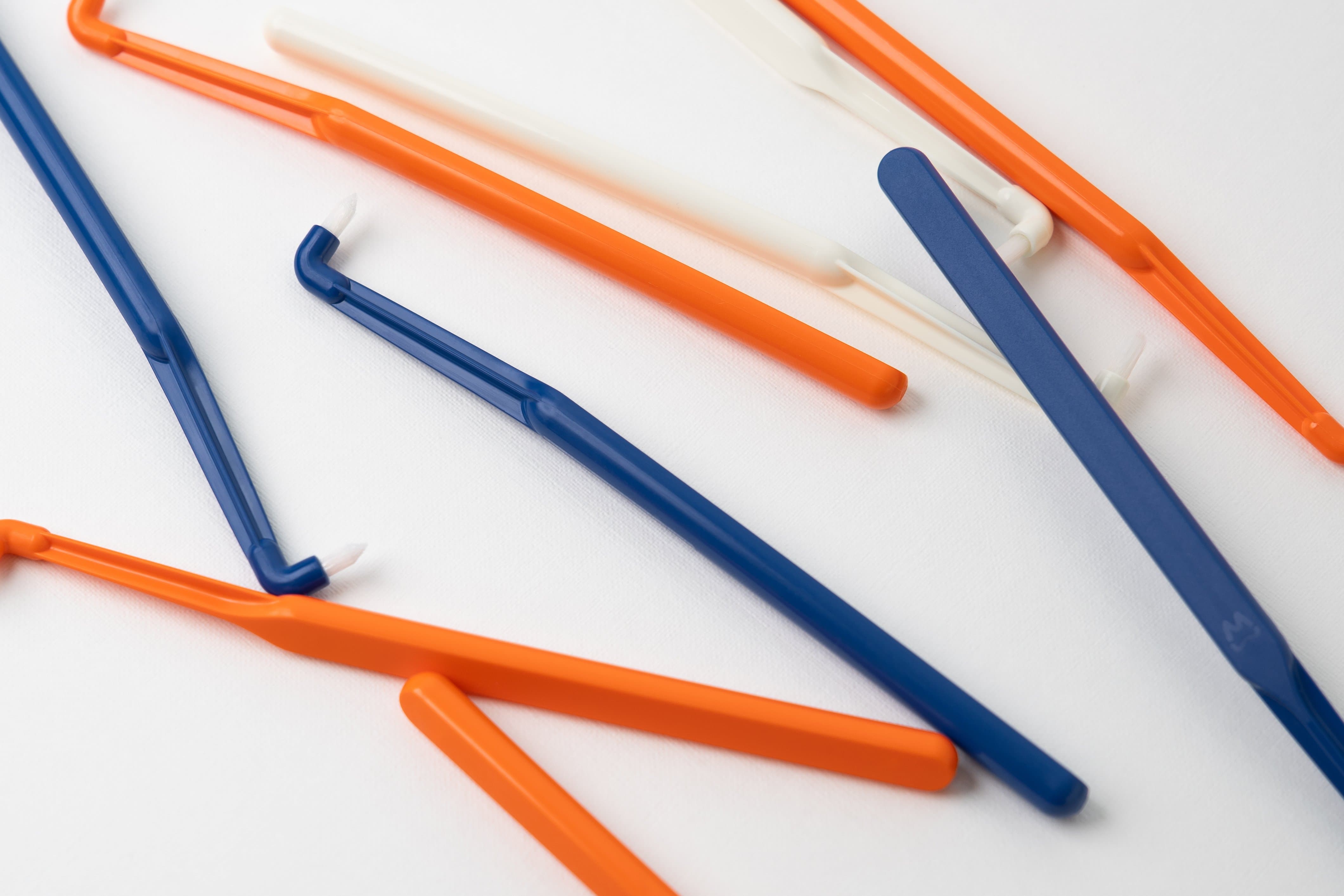 Twingty Interdental Gap_Cleaning End_Tuft Toothbrush