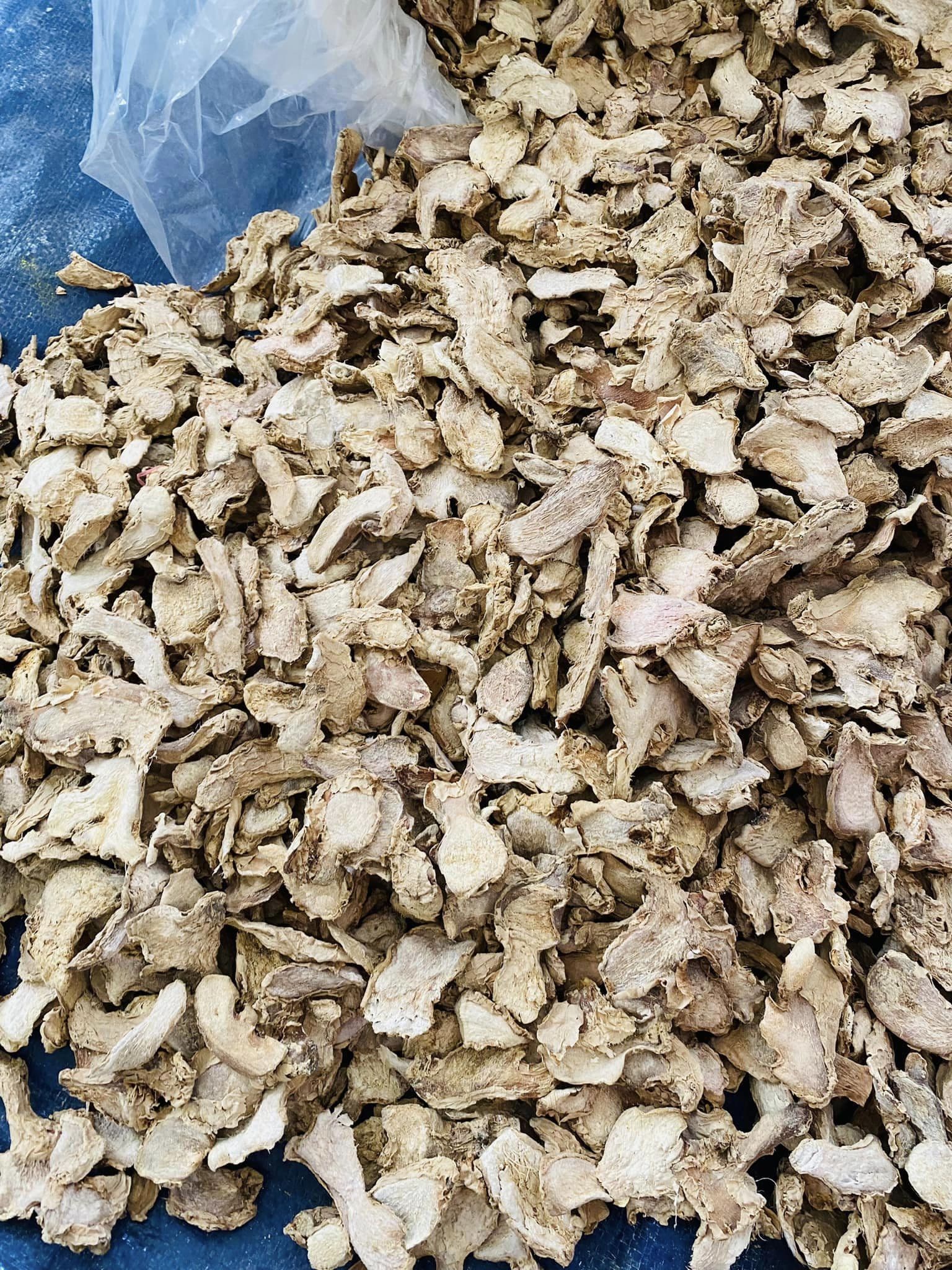 Organic dried ginger root sliced food grade wholesales cheap price from Vietnam manufacturer