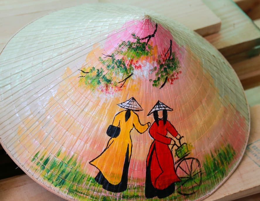 Traditional Vietnam conical hat_Palm leaf conical hat tradition hat of Vietnam