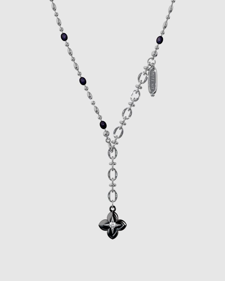 Gothic Flower Star Drop Necklace_ White _ Black