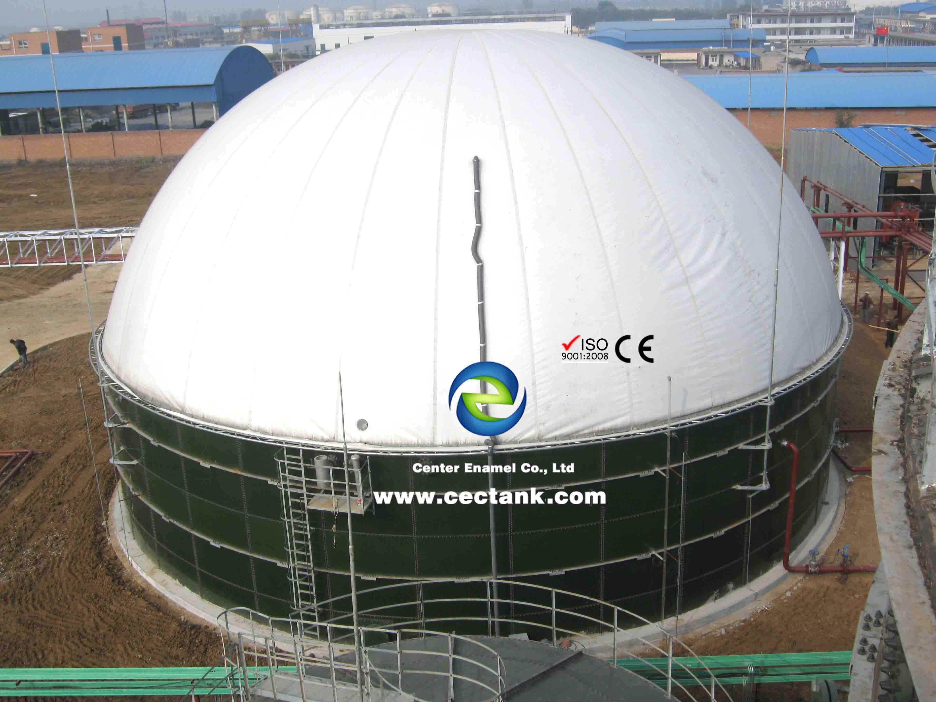 biogas reactor tank equipped with double membrane roof to co