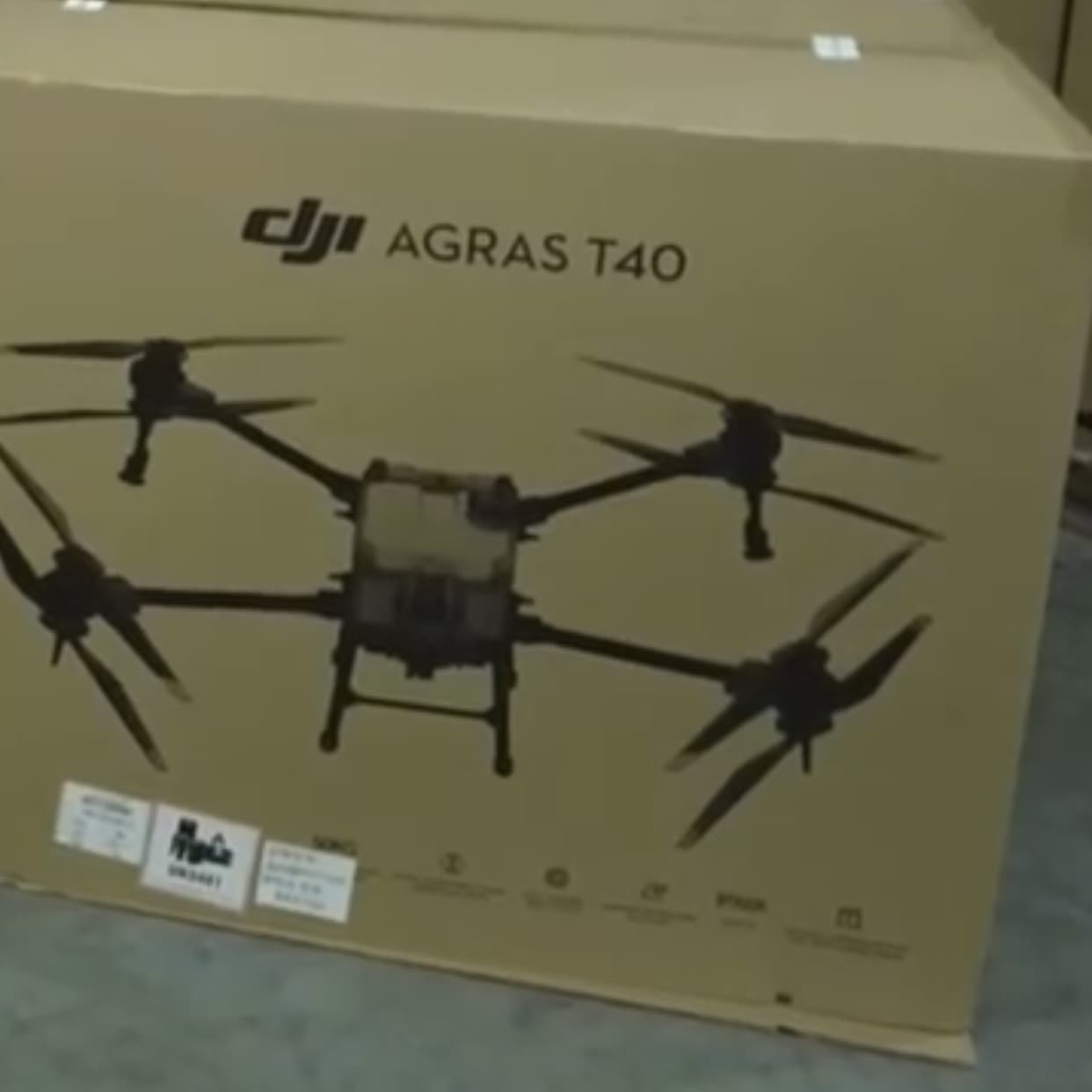 New DJI Agras T40 Spraying_ Seeding _ Mapping Ultimate Agriculture Sprayer Drone