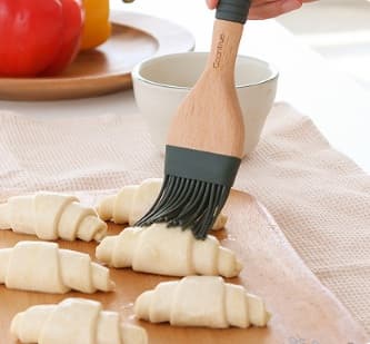 Coantrue silicone brush