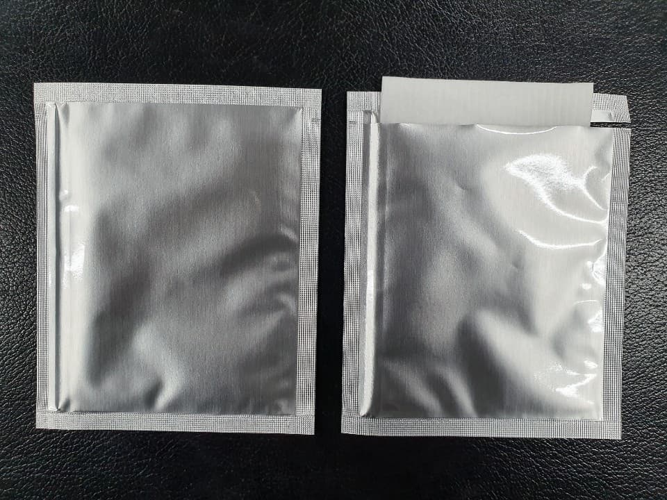 Cosmetic Wet Pads in Sachet Packaging
