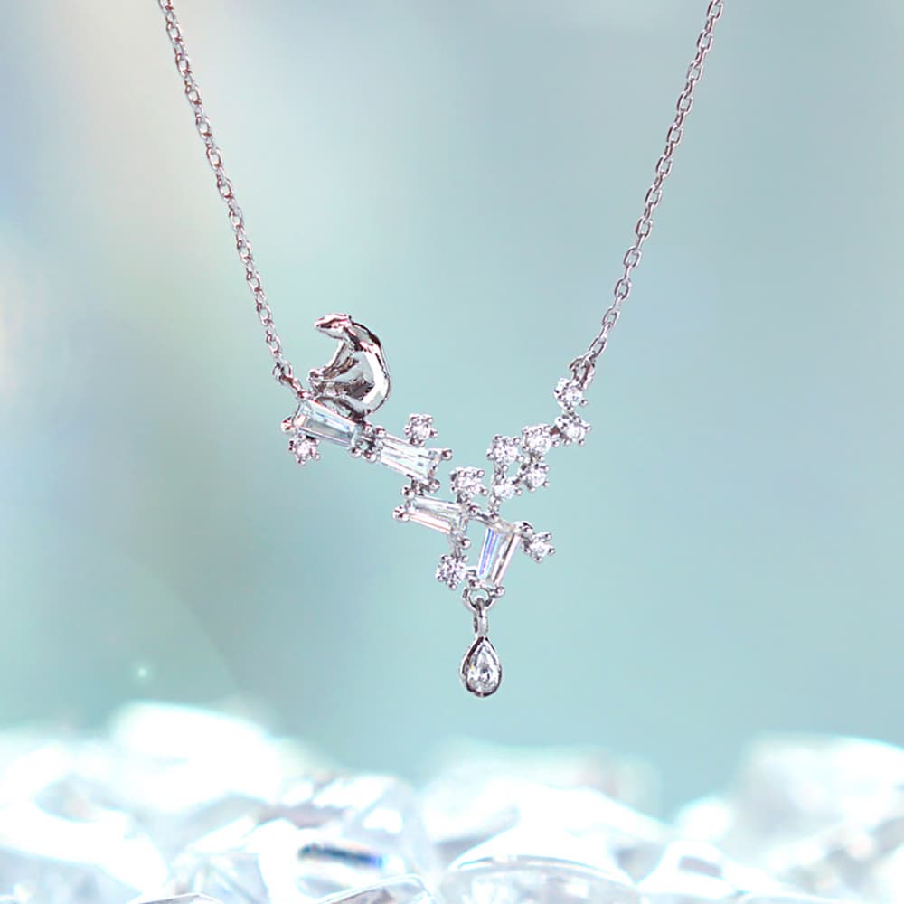 Wingbling Tear of Glacier 1_Polar bear Necklace jewelry
