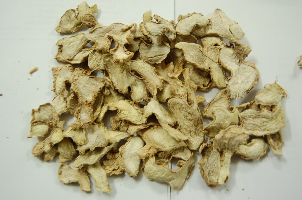 Ginger sliced food grade cheap price from Vietnam_Dried ginger sliced for seasoning high quality