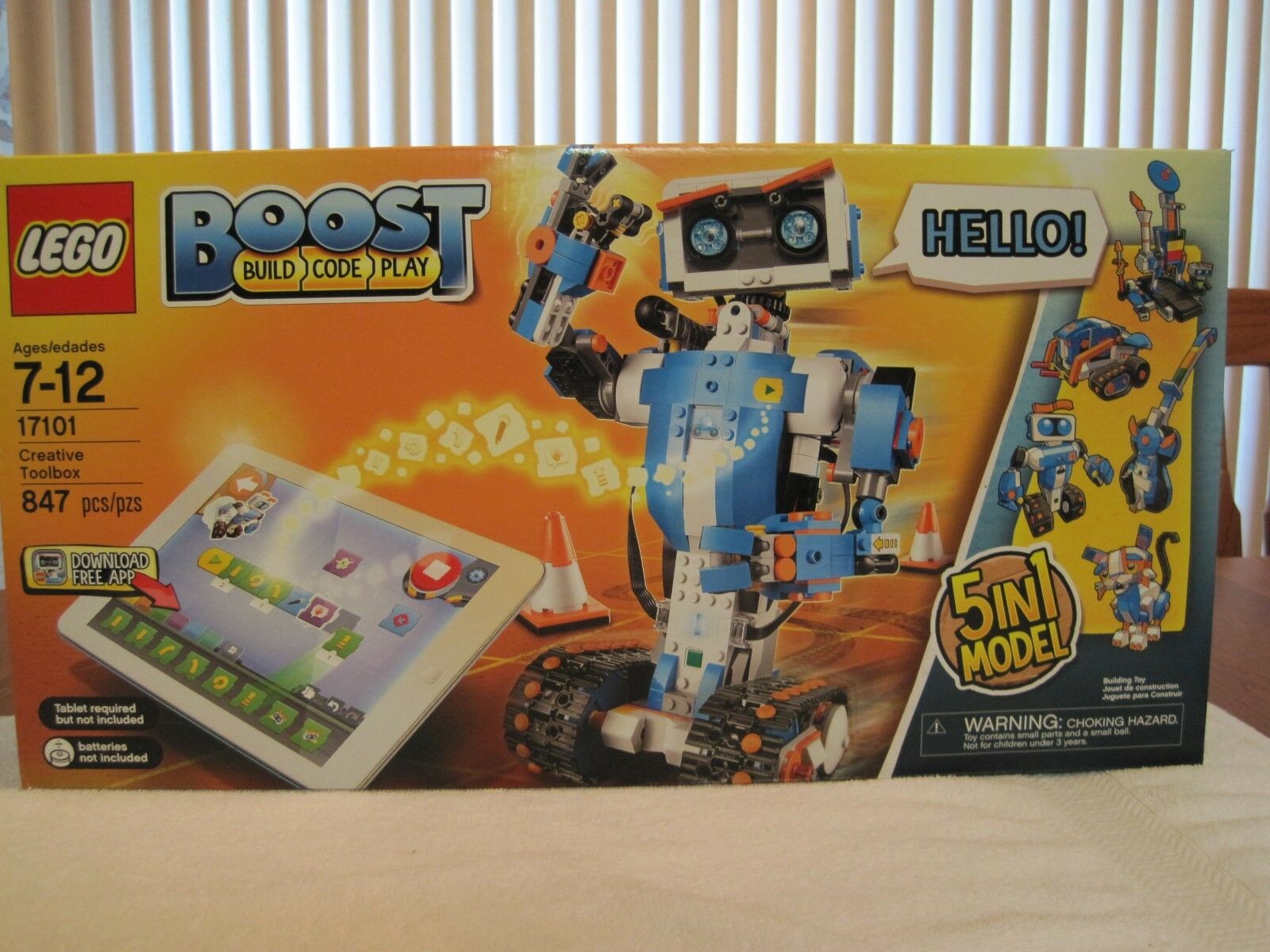 New LEGO Boost 17101 Creative Toolbox Building Set _843 pcs_