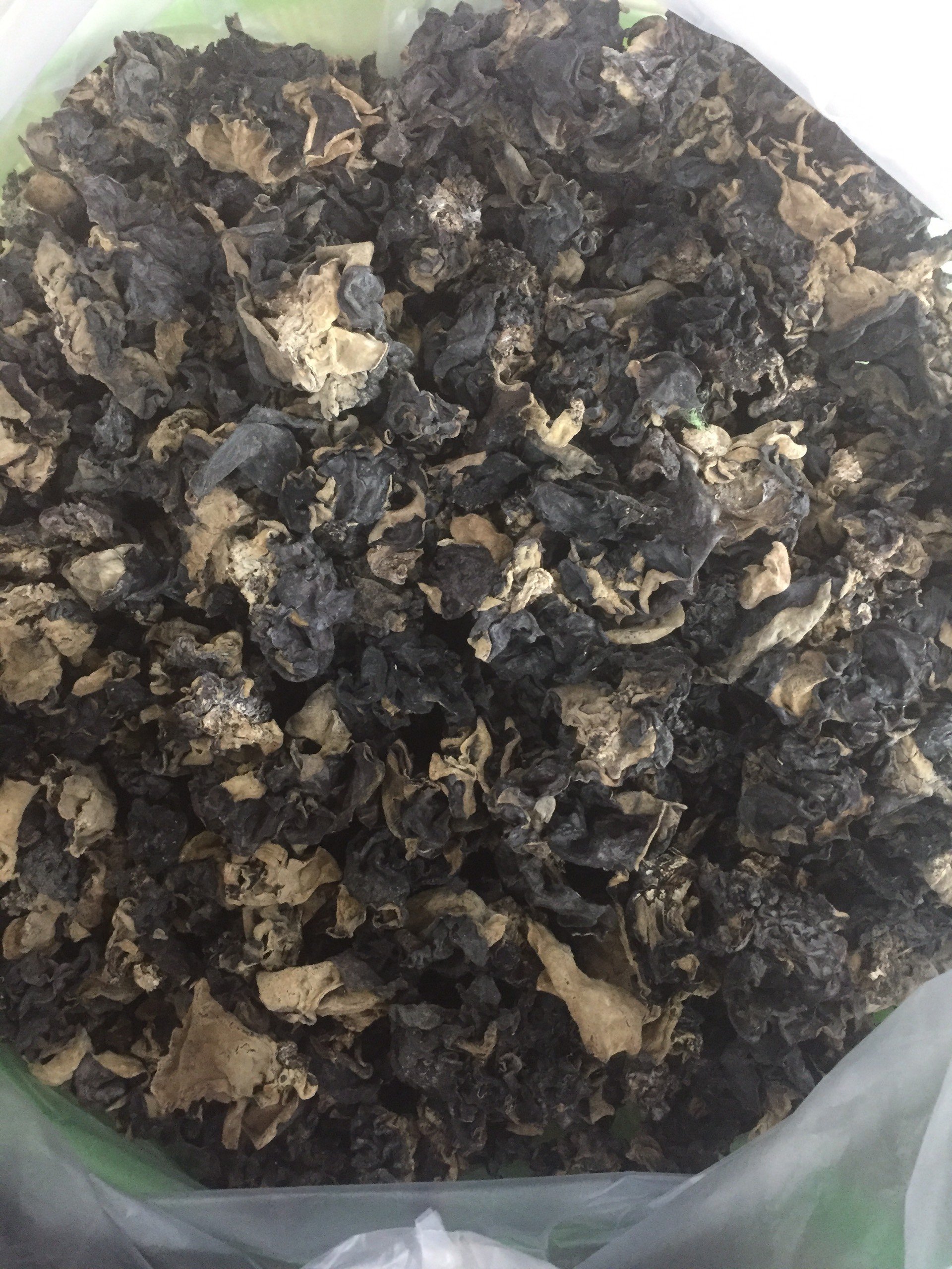 Dried wood ear mushroom food grade from Vietnam_Whole shape black fungus for export cheap price