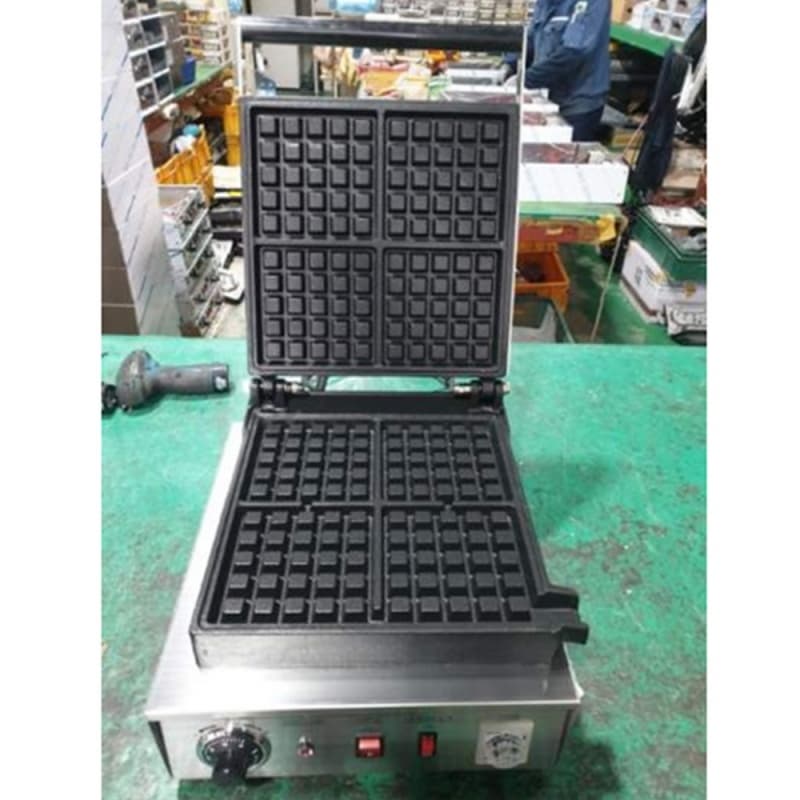Belgian Waffle Maker 4 square Korea Electric Belgian Waffle Machines Commercial Oil Pan_Sideways_