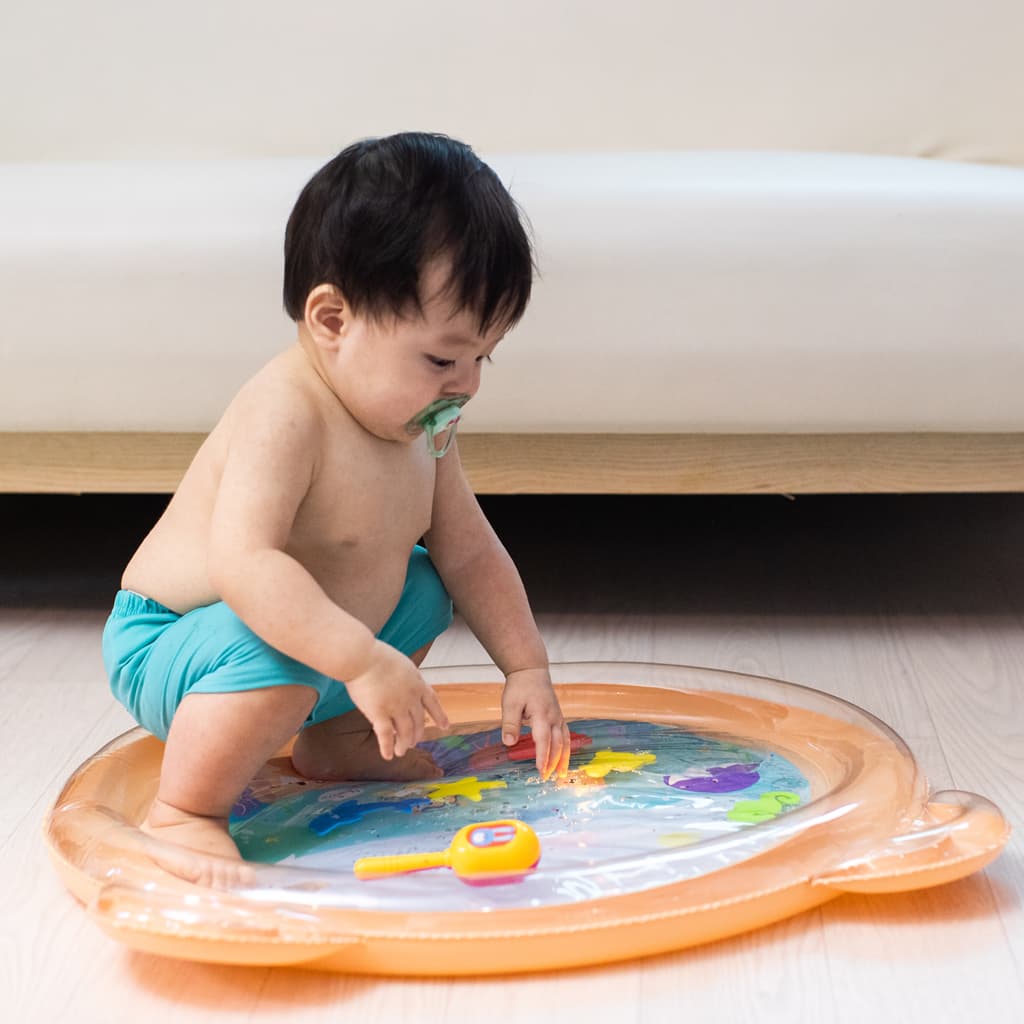 Water mat for baby play
