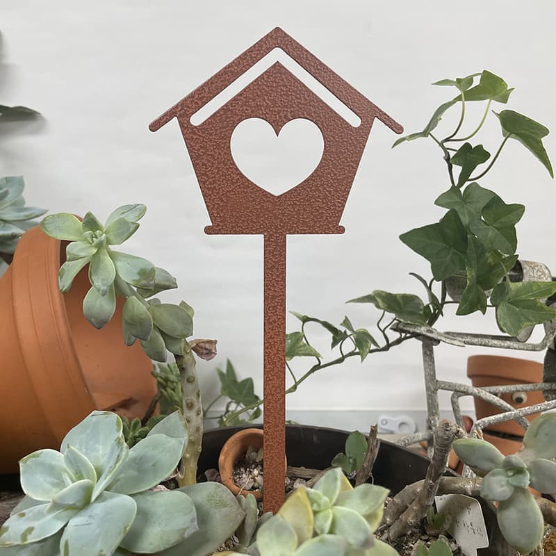 Pot Pick for Both Gardening Tools _ Birdhouse a Heart