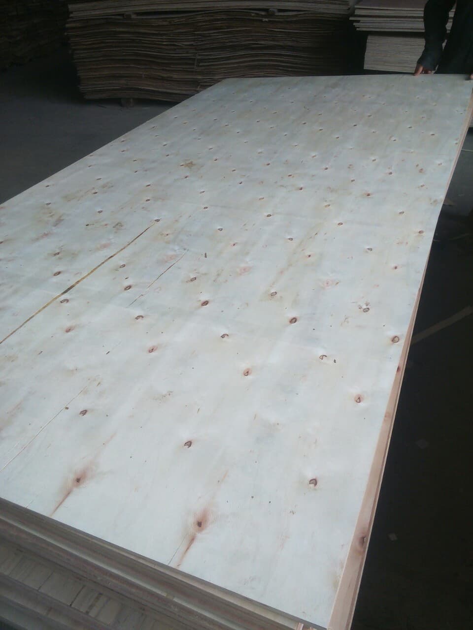 Plywood packing 2440 x 1220mm grade BC _ thickness 7mm