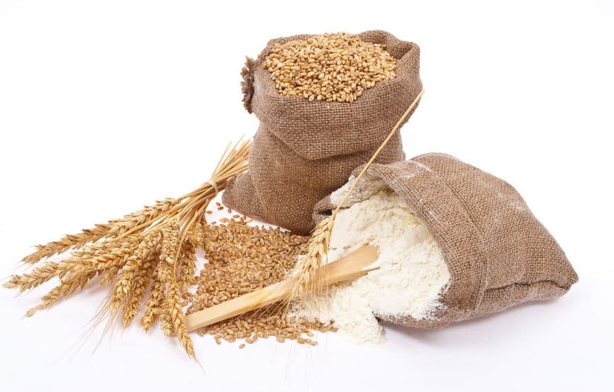 Пшеничный товар. Мука. Пшеница в мешках. Мешок с зерном. Мука пшеничная.