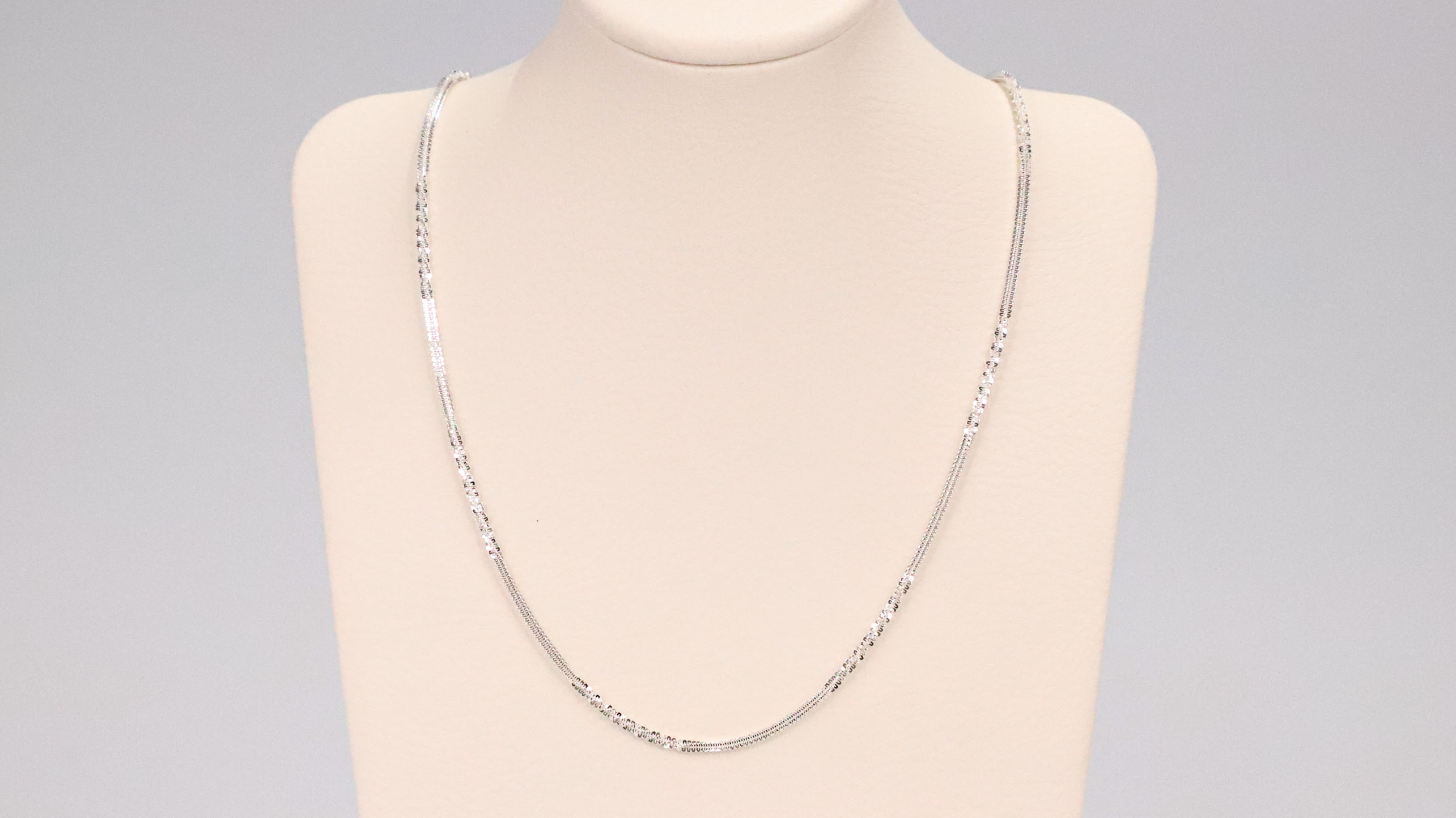 JAKI _ 0616_1 _Necklace_ Silver 92_5_