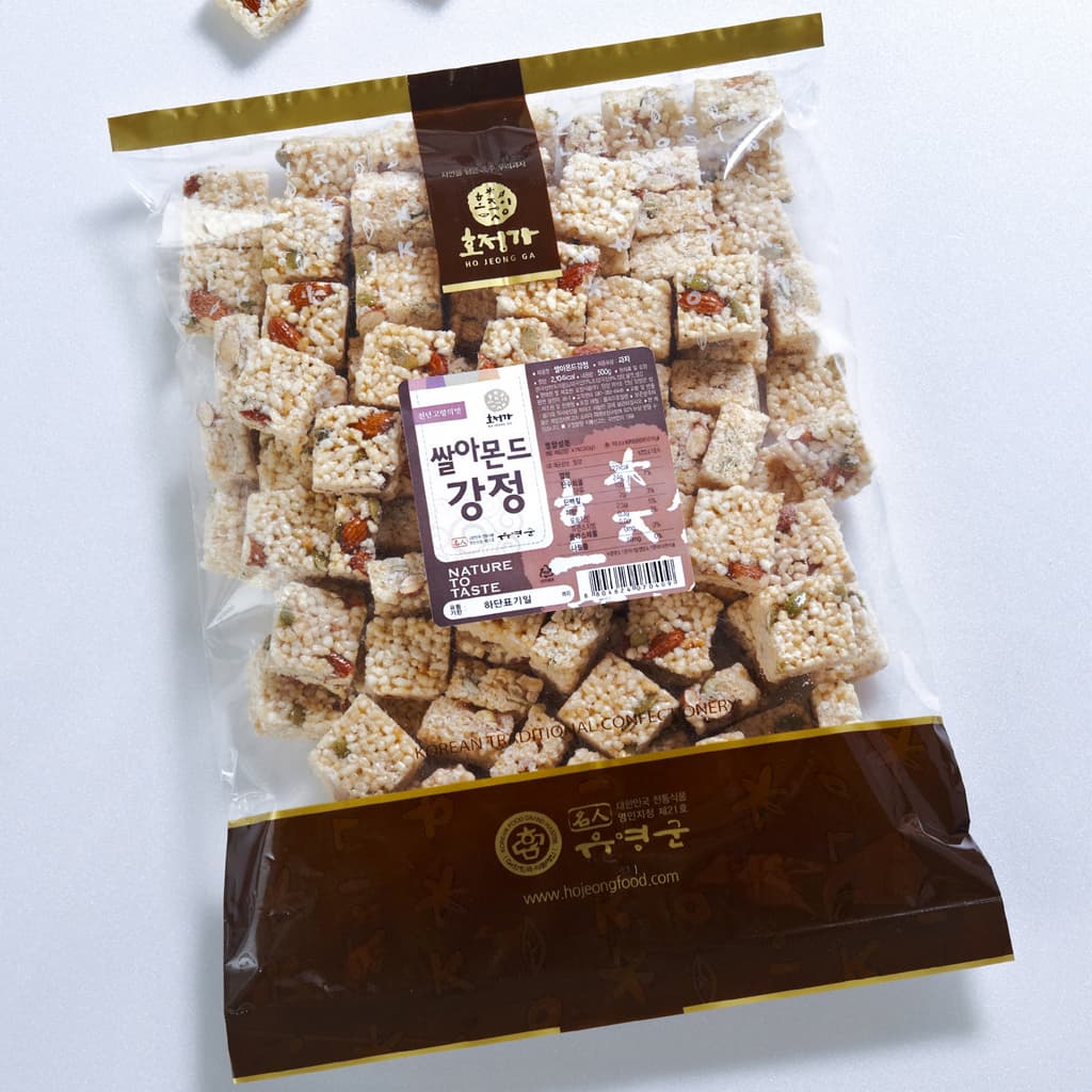 Hojeongga Rice Almond Gangjeong _Sweet Crackers with Almond_ 500g