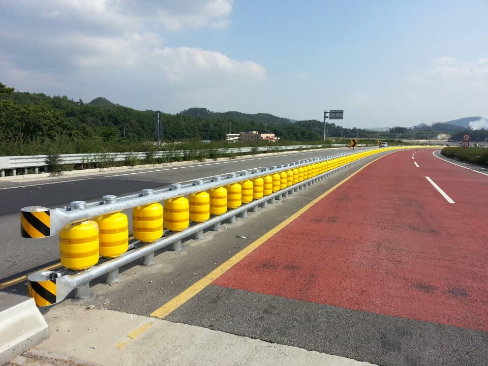 Rolling Guardrail Barrier (Median strips) | tradekorea