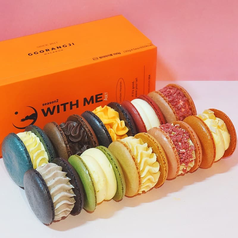 With me Macaron