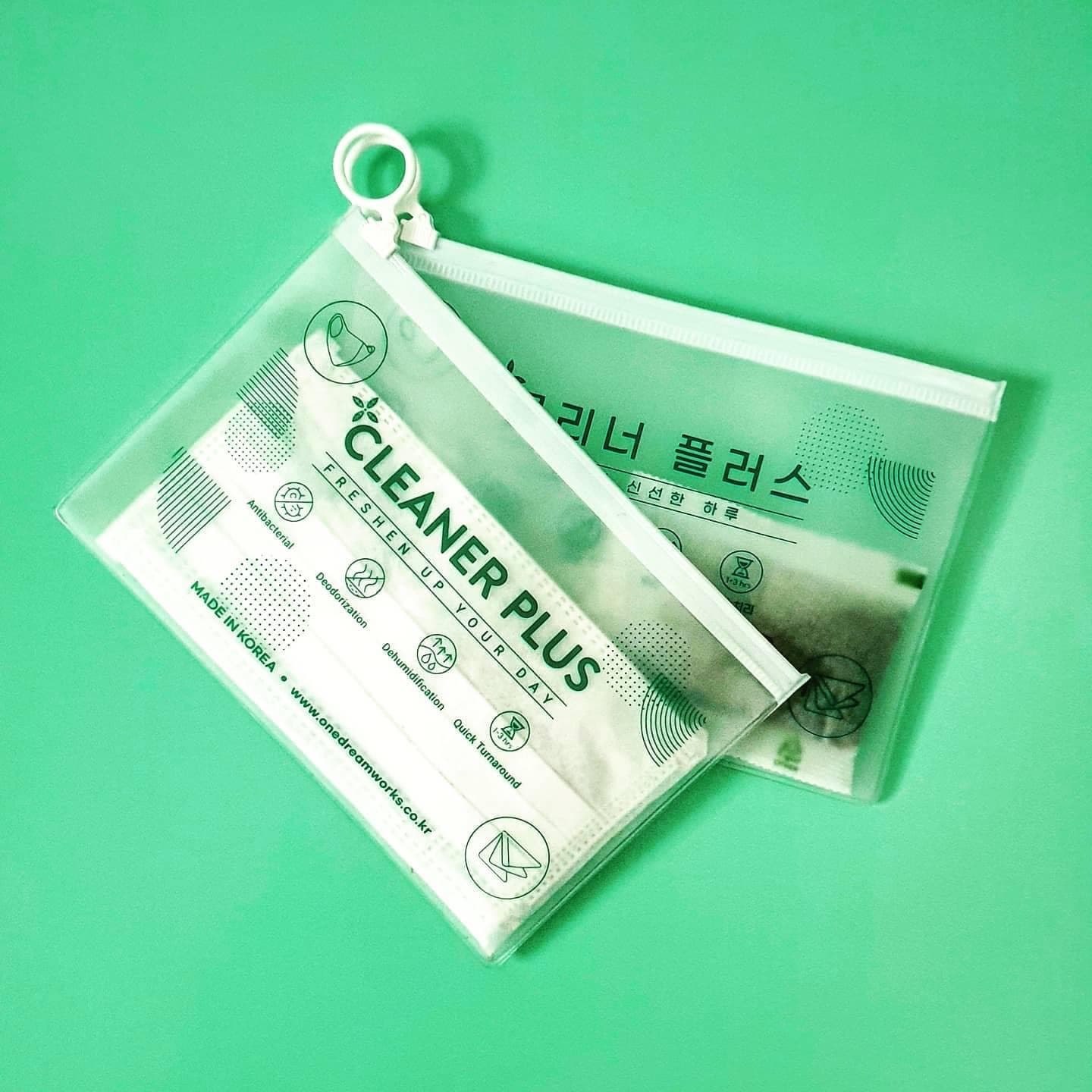 Mask cleaner pouch