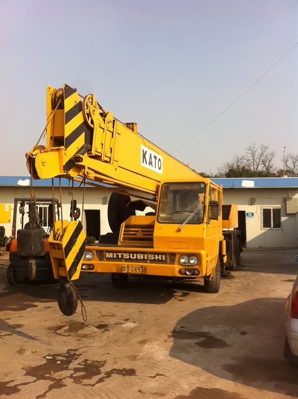 Used Truck Crane KATO NK250E good condition