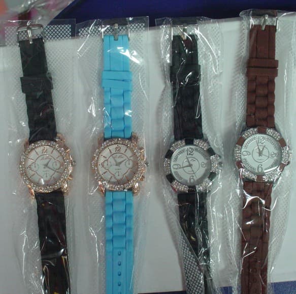 Alloy watches with silicon band