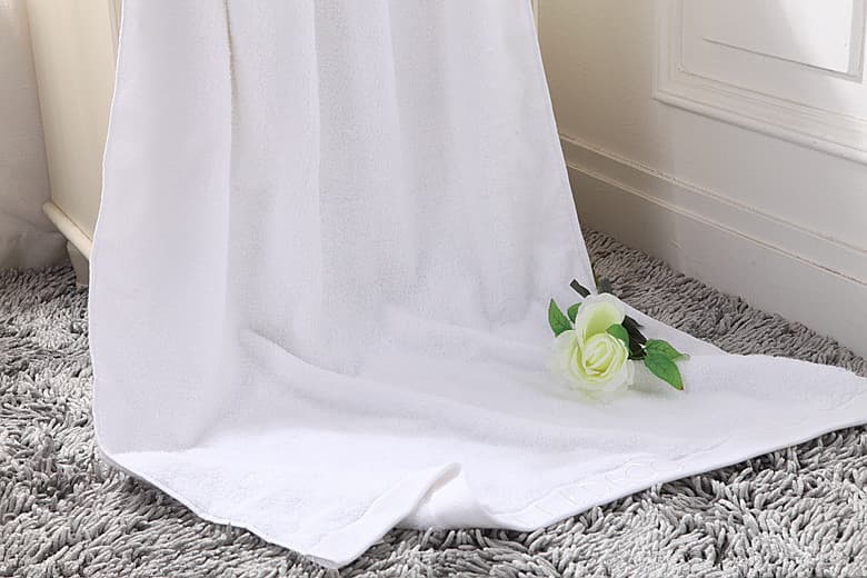 Bath towel.cleaning microfiber towel