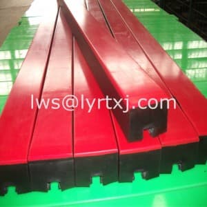 UHMW structure impact bar for conveyor belt