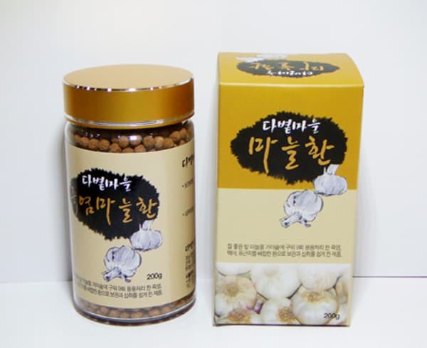 Maneul-Whan (a baked garlic tablet)