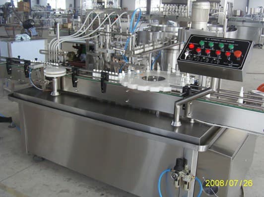 China Automatic Spray filling & capping machine