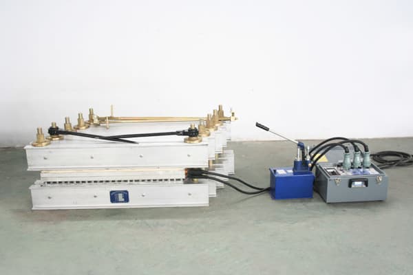 Conveyor belt splicing press