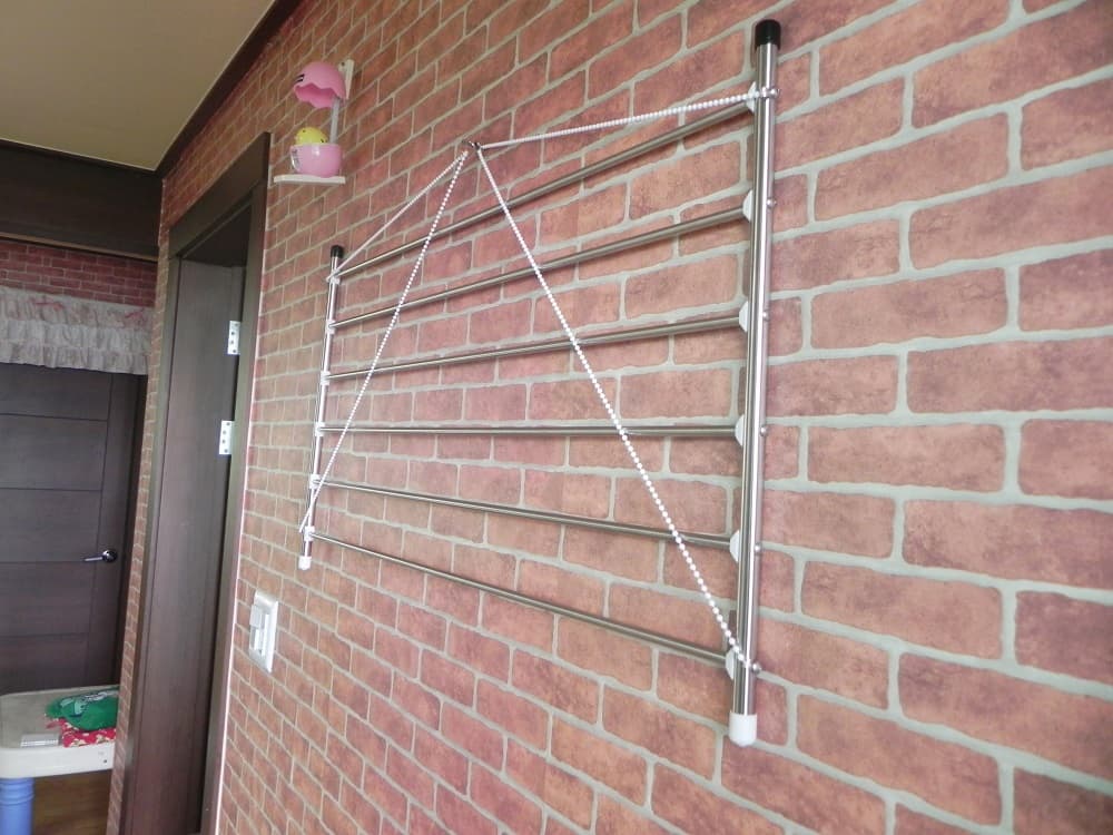 wall-hanging rack