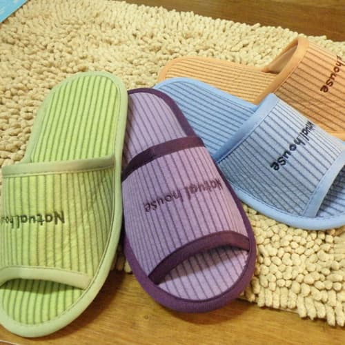 Natural cotton slipper