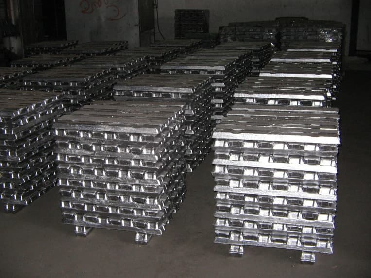 Primary Grade Aluminum Ingots of 99.70% purit