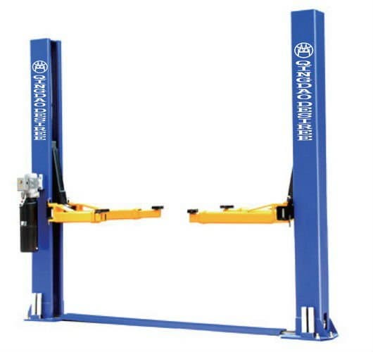 Two post double-cylinder floor plate hydraulic lift