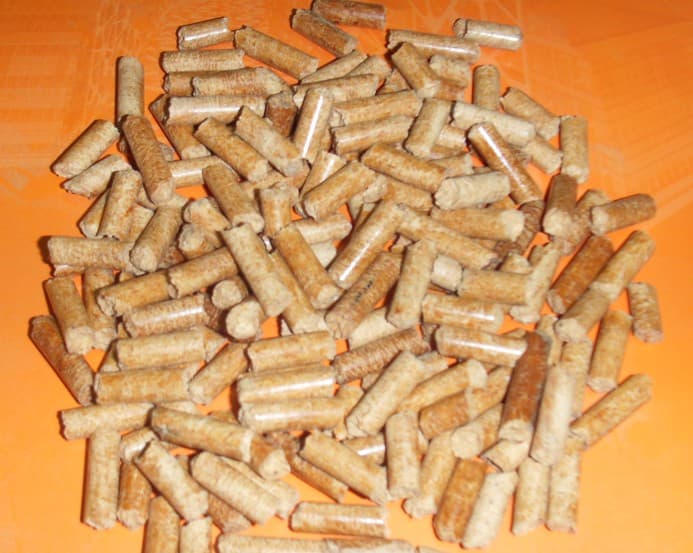 Wood pellet, coal,chacoal and saw dust for sale