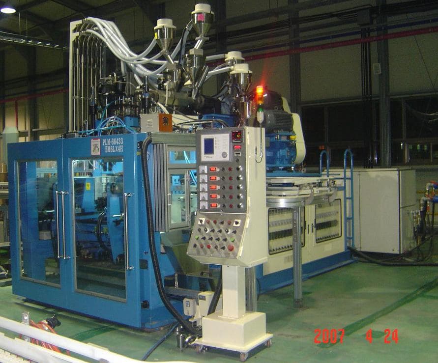 MULTI-LAYER CO-EXTRUSION BLOW MOULDING MACHINE